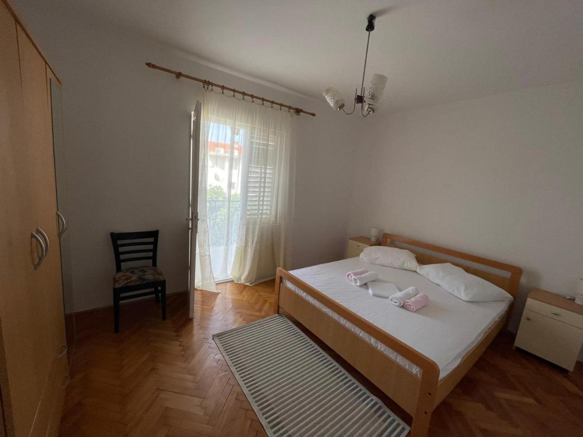 Holiday House Fila Turanj Bagian luar foto