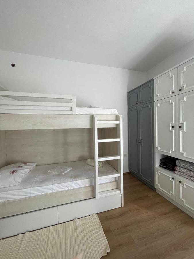 Holiday House Fila Turanj Bagian luar foto
