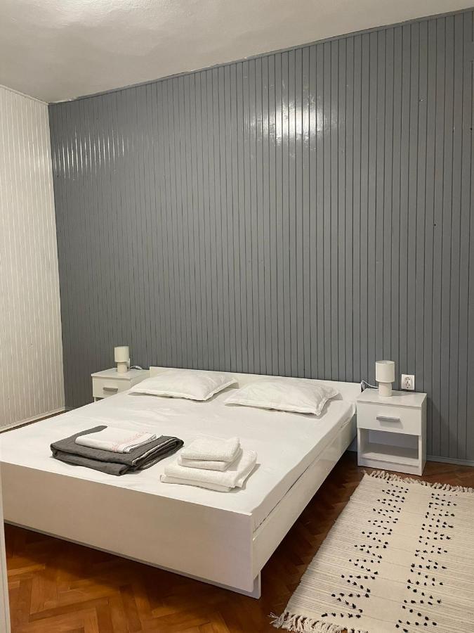 Holiday House Fila Turanj Bagian luar foto